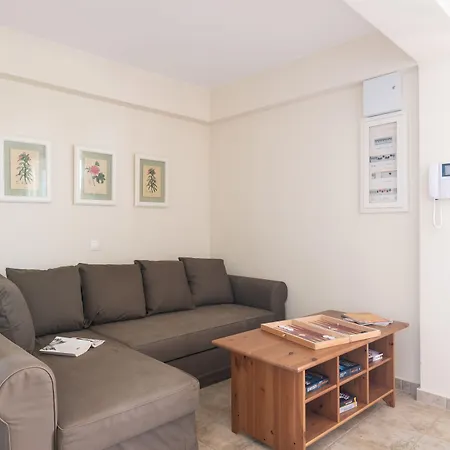 Вилла Dialiskari *