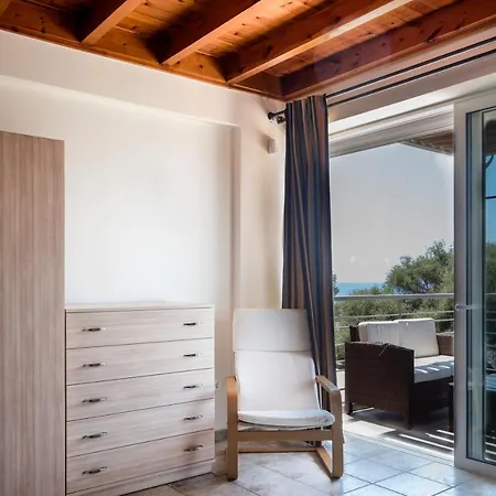 Dialiskari Villa Marathopoli
